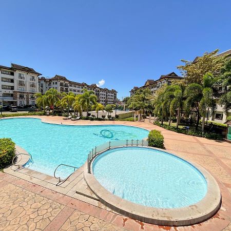 Modern 2Br Condo Near Sm With Free Parking Pool Wifi And Netflix Davao Exterior photo