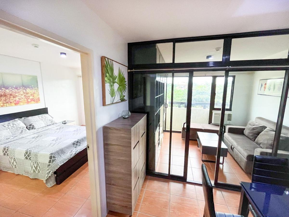 Modern 2Br Condo Near Sm With Free Parking Pool Wifi And Netflix Davao Exterior photo