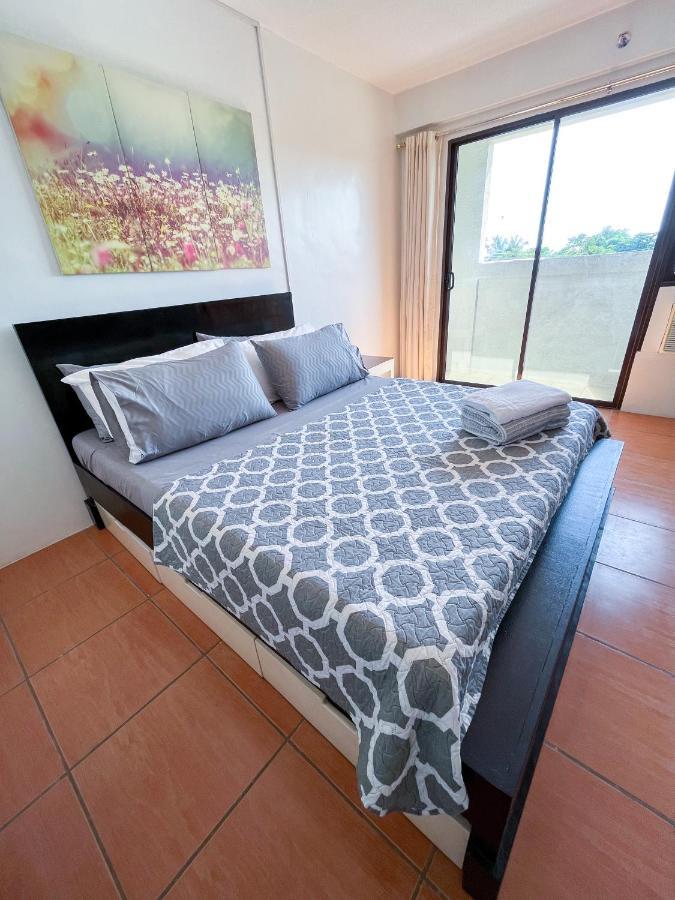 Modern 2Br Condo Near Sm With Free Parking Pool Wifi And Netflix Davao Exterior photo