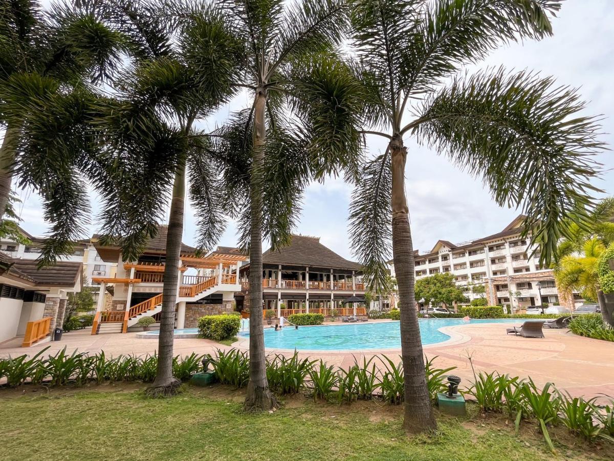 Modern 2Br Condo Near Sm With Free Parking Pool Wifi And Netflix Davao Exterior photo